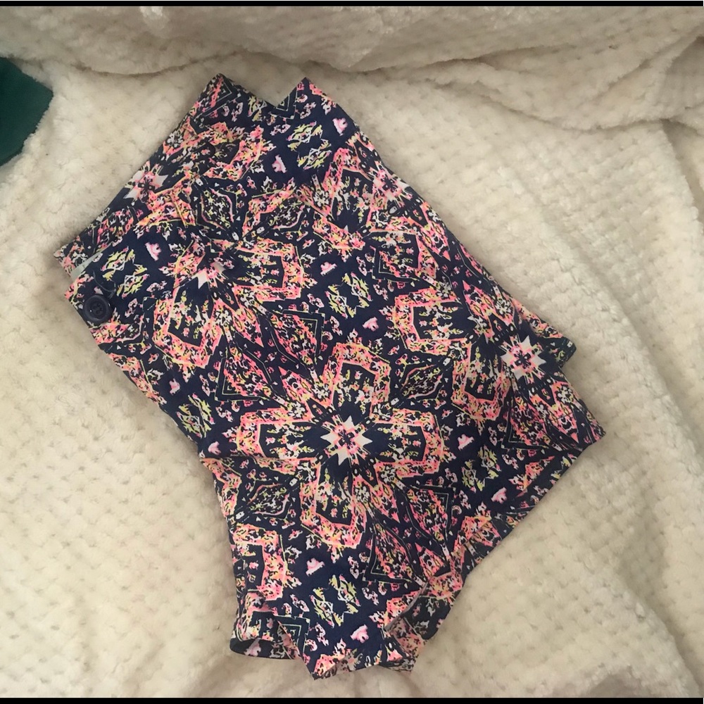 Patterned Silky Material Shorts - image 1